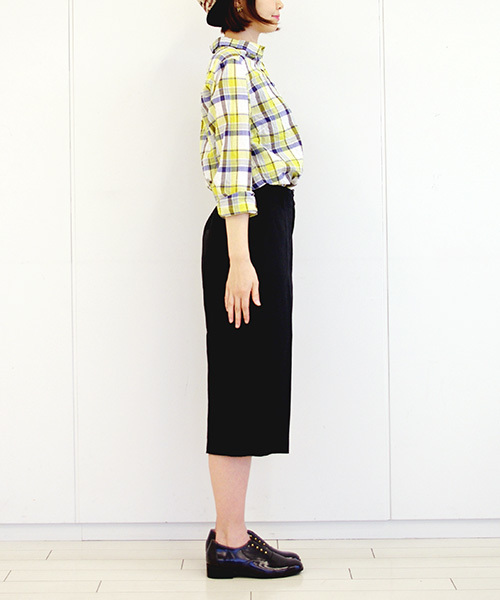 IEDIT（イディット）の「ＩＥＤＩＴレーベルコレクション　麻混素材が涼しげな　大人ミッドカーフ丈パンツ　　　　　（その他パンツ・レディース・カーキ/ベージュ/ネイビー・2/3/8/7/1/10/6/9/5/4）」の5枚目の写真