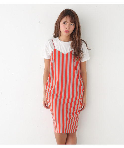 SLY（スライ）の「WストラップキャミOP（ワンピース・レディース・ベージュ/オレンジ系その他/ネイビー系/ブラック・1/2）」の4枚目の写真