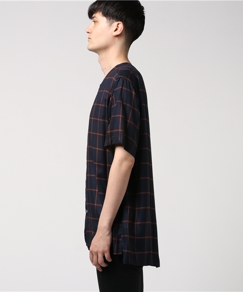 UNITED TOKYO（ユナイテッドトウキョウ）の「ノーカラーシャツ２（シャツ/ブラウス・メンズ・ブラウン/ネイビー/ブルー/グリーン/オフホワイト・1/3/2）」の7枚目の写真