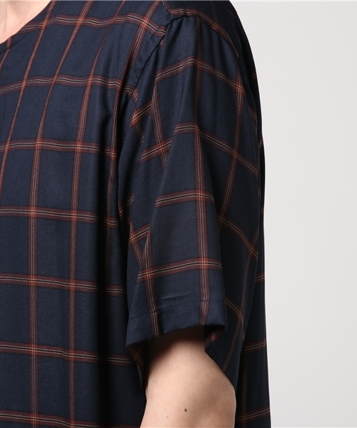 UNITED TOKYO（ユナイテッドトウキョウ）の「ノーカラーシャツ２（シャツ/ブラウス・メンズ・ブラウン/ネイビー/ブルー/グリーン/オフホワイト・1/3/2）」の10枚目の写真