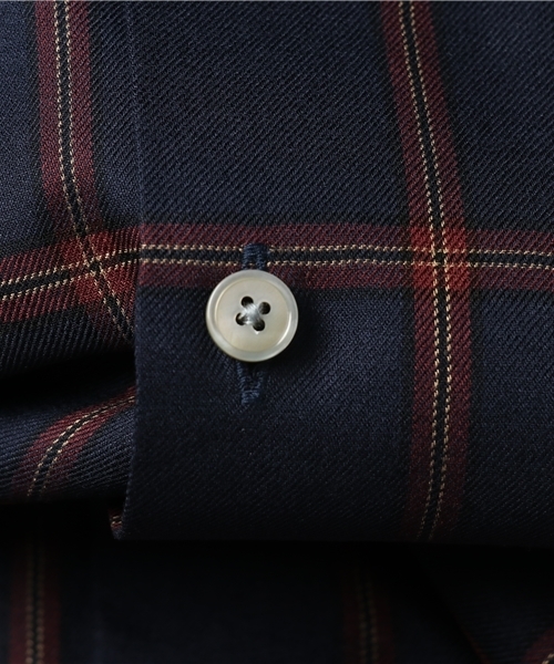 UNITED TOKYO（ユナイテッドトウキョウ）の「ノーカラーシャツ２（シャツ/ブラウス・メンズ・ブラウン/ネイビー/ブルー/グリーン/オフホワイト・1/3/2）」の12枚目の写真