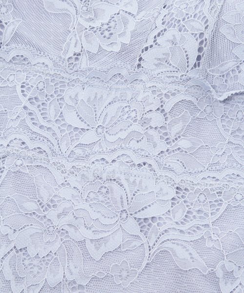 laboratory work(ラボラトリーワーク)の「カップ付きオフショルレースインナー(キャミソール・レディース・ホワイト/サックスブルー/ブラック・MEDIUM)」の6枚目の写真