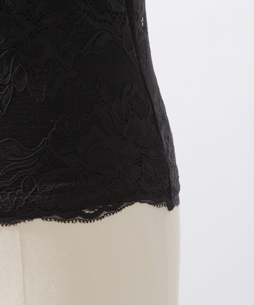 laboratory work(ラボラトリーワーク)の「カップ付きオフショルレースインナー(キャミソール・レディース・ホワイト/サックスブルー/ブラック・MEDIUM)」の17枚目の写真