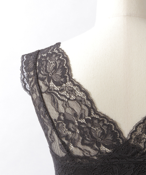 laboratory work(ラボラトリーワーク)の「カップ付きオフショルレースインナー(キャミソール・レディース・ホワイト/サックスブルー/ブラック・MEDIUM)」の14枚目の写真