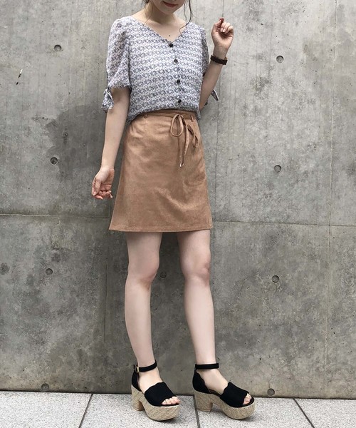 one after another NICE CLAUP(ワンアフターアナザーナイスクラップ)の「袖リボン花柄ブラウス(シャツ/ブラウス・レディース・ブラック/グレー/アイボリー・FREE)」の19枚目の写真
