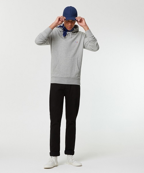 MAISON KITSUNE(メゾンキツネ)の「HOODIE TRICOLOR FOX PATCH MAISON KITSUNE(メゾンキツネ)の「HOODIE TRICOLOR FOX PATCH