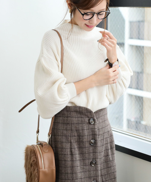 andme(アンドミー)の「ボリューム袖リブニットセータートップス(ニット/セーター・レディース・ブラック/グリーン/グレー/オフホワイト/ベージュ/ネイビー・M)」の2枚目の写真