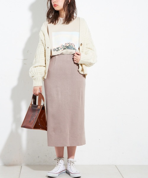 natural couture(ナチュラルクチュール)の「ニットきれいめナロースカート(スカート・レディース・ブラック/レッド/ライトベージュ・FREE)」の3枚目の写真