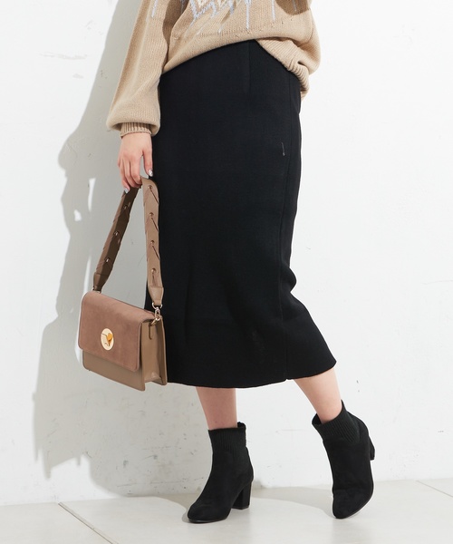 natural couture(ナチュラルクチュール)の「ニットきれいめナロースカート(スカート・レディース・ブラック/レッド/ライトベージュ・FREE)」の2枚目の写真