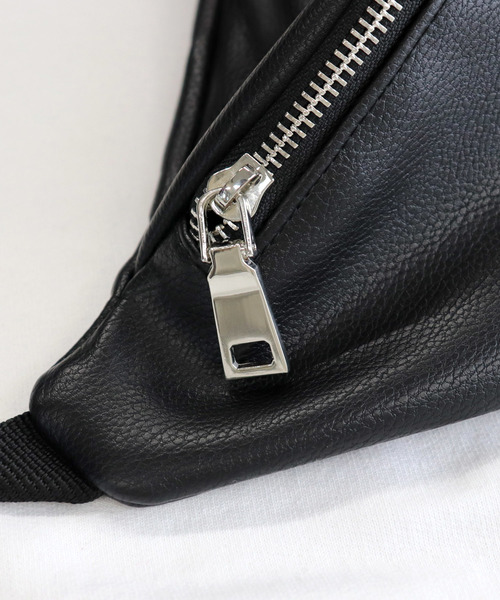 Confirm（コンファーム）の「Confirm / コンファーム フェイクレザーミニショルダー（ショルダーバッグ・メンズ・ブラック/ネイビー/ブラウン/ホワイト・FREE）」の8枚目の写真