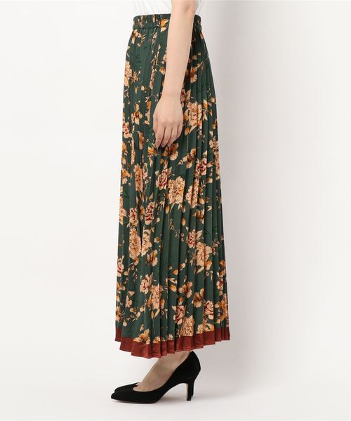 natural couture（ナチュラルクチュール）の「レトロ花柄プリーツスカート（スカート・レディース・グリーン/キャメル・FREE）」の3枚目の写真