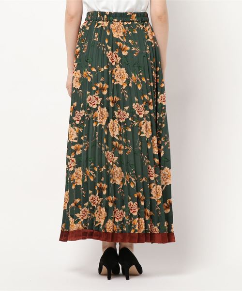 natural couture（ナチュラルクチュール）の「レトロ花柄プリーツスカート（スカート・レディース・グリーン/キャメル・FREE）」の4枚目の写真
