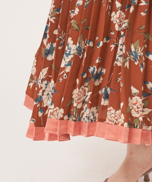natural couture（ナチュラルクチュール）の「レトロ花柄プリーツスカート（スカート・レディース・グリーン/キャメル・FREE）」の10枚目の写真