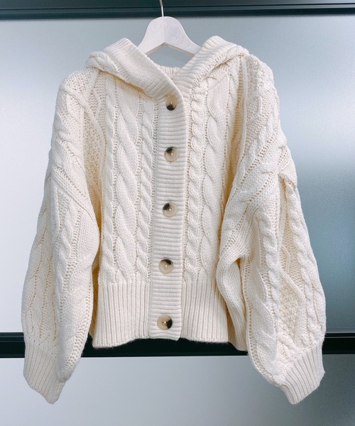 ap retro（アプレトロ）の「ボリュームスリーブケーブルニットフードカーディガン【ZOZOTOWN限定商品】（カーディガン/ボレロ・レディース・ブラック/ブラウン/オフホワイト/ピンク/モカ・FREE）」の6枚目の写真