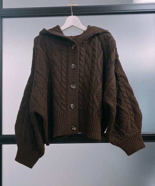 ap retro（アプレトロ）の「ボリュームスリーブケーブルニットフードカーディガン【ZOZOTOWN限定商品】（カーディガン/ボレロ・レディース・ブラック/ブラウン/オフホワイト/ピンク/モカ・FREE）」の8枚目の写真