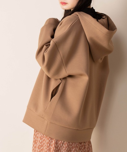 Mysa&Liina（ミーサリーナ）の「Vネックゆるパーカー（パーカー・レディース・ブラック/ベージュ/アイボリー・M）」の2枚目の写真