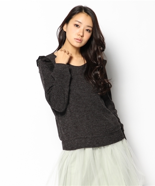 mystic（ミスティック）の「肩フリルプルオーバー（Tシャツ/カットソー・レディース・グレー/ブラック/オフホワイト/ベージュ/チャコールグレー/ネイビー・ﾌﾘ-）」の4枚目の写真
