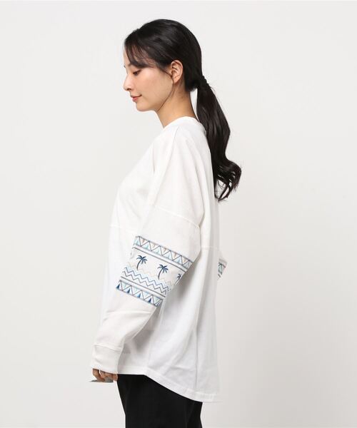 ANTIBAL(アンティバル)の「ANTIBAL/アンティバル スリーブ刺繍 オーバーサイズロンT 211AN2LT012(Tシャツ/カットソー・レディース・ブルー/ホワイト/イエロー・FREE)」の5枚目の写真