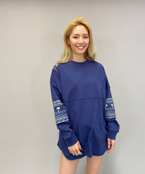 ANTIBAL(アンティバル)の「ANTIBAL/アンティバル スリーブ刺繍 オーバーサイズロンT 211AN2LT012(Tシャツ/カットソー・レディース・ブルー/ホワイト/イエロー・FREE)」の11枚目の写真