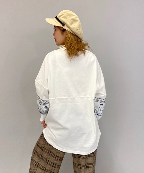 ANTIBAL(アンティバル)の「ANTIBAL/アンティバル スリーブ刺繍 オーバーサイズロンT 211AN2LT012(Tシャツ/カットソー・レディース・ブルー/ホワイト/イエロー・FREE)」の7枚目の写真
