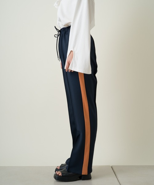 Kastane（カスタネ）の「ラインジャージパンツ（その他パンツ・レディース・アイボリー/ネイビー/ダークブルー/グリーン・FREE）」の15枚目の写真