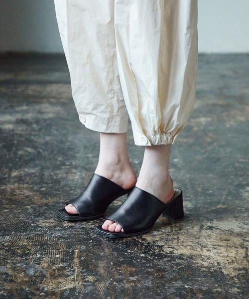 美品 UNITED TOKYO シャンブレー タフタボリュームパンツ アイボリー 美品 UNITED TOKYO シャンブレー タフタボリュームパンツ