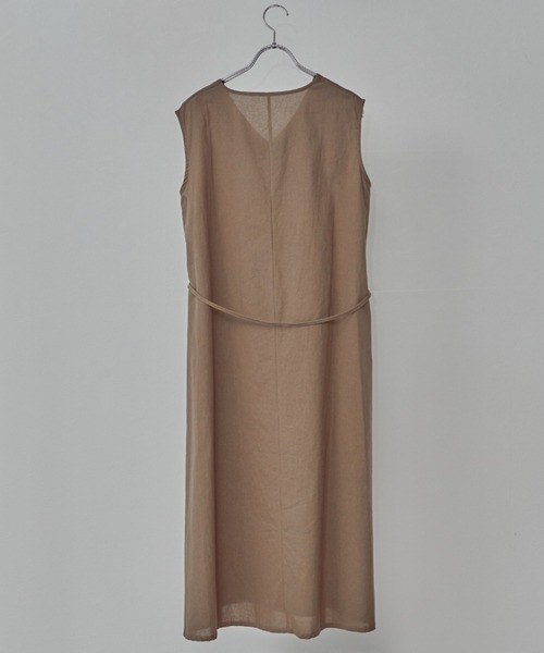 toucher du brise(トゥシェドブリーズ)の「Vネックノースリワンピース(ワンピース・レディース・ホワイト/ブラック/ベージュ・M)」の15枚目の写真