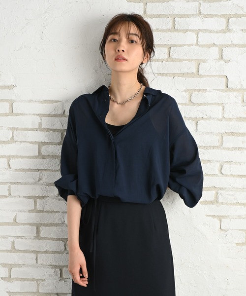 Rewde（ルゥデ）の「【雑誌掲載】袖ボリュームシアーシャツ（1R13-05141）（シャツ/ブラウス・レディース・ホワイト/ネイビー/イエロー・M）」の2枚目の写真