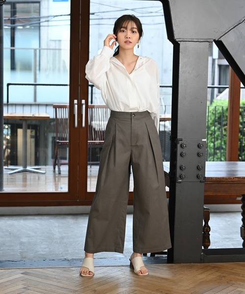 Rewde（ルゥデ）の「【雑誌掲載】袖ボリュームシアーシャツ（1R13-05141）（シャツ/ブラウス・レディース・ホワイト/ネイビー/イエロー・M）」の4枚目の写真