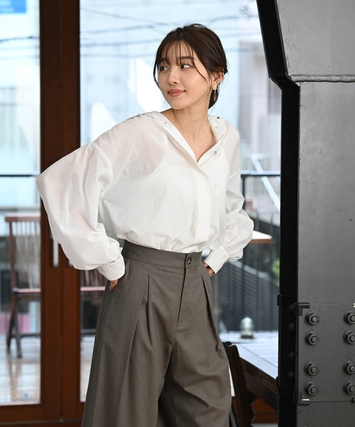 Rewde（ルゥデ）の「【雑誌掲載】袖ボリュームシアーシャツ（1R13-05141）（シャツ/ブラウス・レディース・ホワイト/ネイビー/イエロー・M）」の9枚目の写真