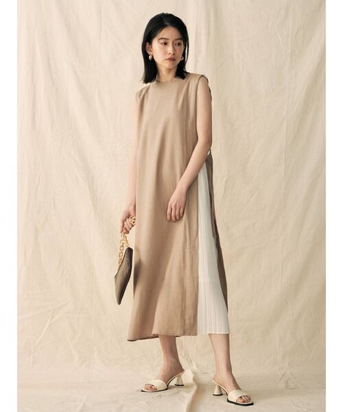 新品タグ付き　リネンライクギャザー切替ワンピース 新品タグ付き リネンライクギャザー切替ワンピース 新品タグ付き