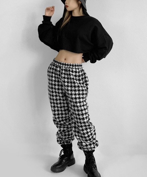 LVEU.（ラブユ.）の「Cropped sweat setup / クロップドスウェット 