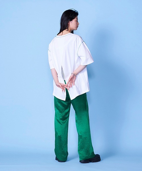 lautreamont BLEUBLANC(ロートレアモンブルーブラン)の「バックスリットロゴTシャツ(Tシャツ/カットソー・レディース・グリーン/ブラック/ホワイト・9号)」の5枚目の写真