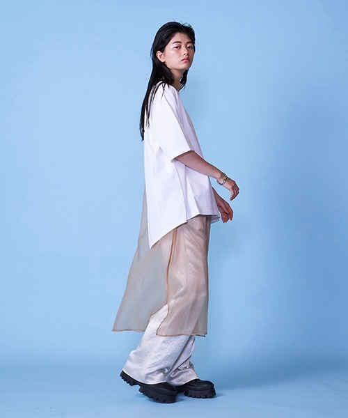 lautreamont BLEUBLANC(ロートレアモンブルーブラン)の「バックスリットロゴTシャツ(Tシャツ/カットソー・レディース・グリーン/ブラック/ホワイト・9号)」の8枚目の写真