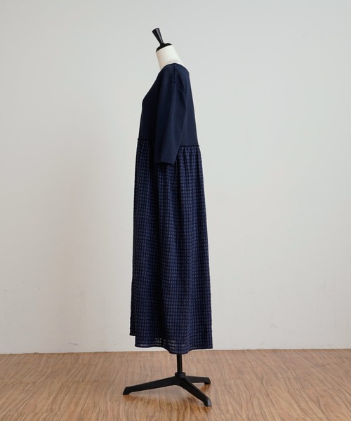 BEARDSLEY(ビアズリー)の「シワチェックニットコンビワンピース(ワンピース・レディース・ネイビー・FREE)」の6枚目の写真