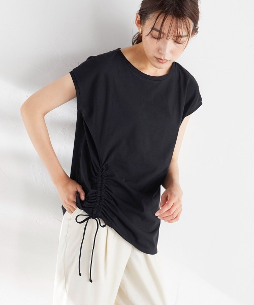 ketty(ケティ)の「アシンメトリーサイドシャーリングトップス ≪洗濯機で洗える≫(Tシャツ/カットソー・レディース・ブラック/ブラウン/ピンク/イエロー・M)」の2枚目の写真