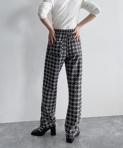 PAGEBOY(ページボーイ)の「モノグラムラメジャガードパンツ(その他パンツ・レディース・ブラック/ブラウン系その他/グレイッシュベージュ・FREE)」の14枚目の写真