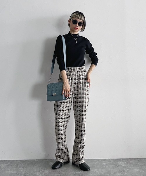 PAGEBOY(ページボーイ)の「モノグラムラメジャガードパンツ(その他パンツ・レディース・ブラック/ブラウン系その他/グレイッシュベージュ・FREE)」の16枚目の写真