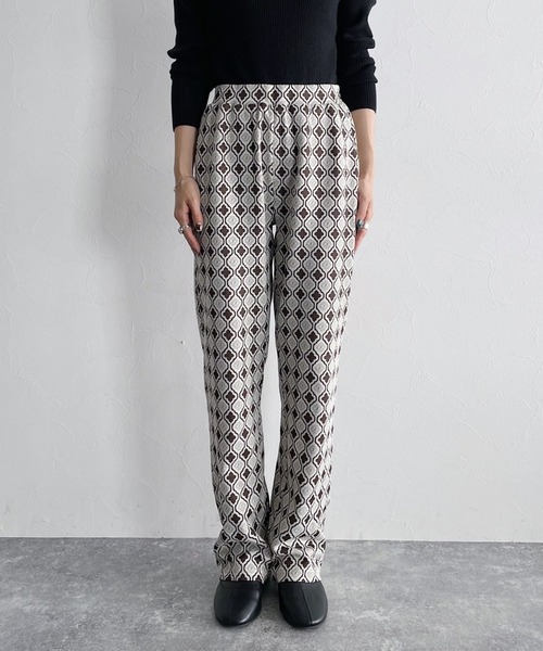 PAGEBOY(ページボーイ)の「モノグラムラメジャガードパンツ(その他パンツ・レディース・ブラック/ブラウン系その他/グレイッシュベージュ・FREE)」の13枚目の写真
