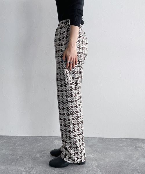 PAGEBOY(ページボーイ)の「モノグラムラメジャガードパンツ(その他パンツ・レディース・ブラック/ブラウン系その他/グレイッシュベージュ・FREE)」の10枚目の写真