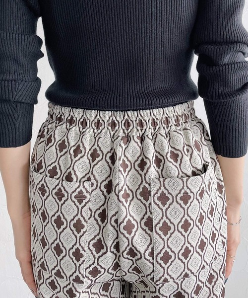 PAGEBOY(ページボーイ)の「モノグラムラメジャガードパンツ(その他パンツ・レディース・ブラック/ブラウン系その他/グレイッシュベージュ・FREE)」の7枚目の写真