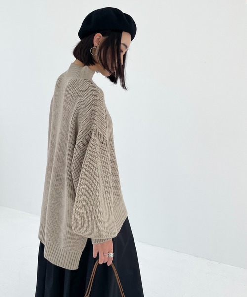 Meli rich（メリーリッチ）の「ハンドステッチ風。モックネックケーブルニット（ニット/セーター・レディース・ブラック/ベージュ/アイボリー/モカ・MEDIUM）」の5枚目の写真