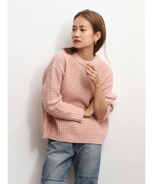 Ungrid(アングリッド)の「ルーズワッフルニット(ニット/セーター・レディース・オフホワイト/チャコールグレー/ピンク・FREE)」の5枚目の写真