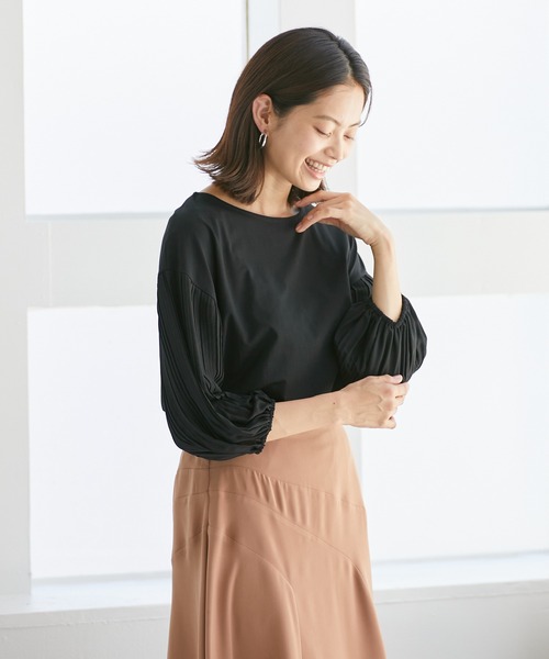Rewde(ルゥデ)の「袖プリーツボリュームスリーブプルオーバー(1R15-08195)(Tシャツ/カットソー・レディース・ホワイト/ブラック/スモークピンク・M)」の3枚目の写真