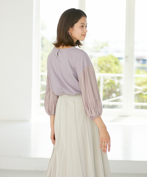 Rewde(ルゥデ)の「袖プリーツボリュームスリーブプルオーバー(1R15-08195)(Tシャツ/カットソー・レディース・ホワイト/ブラック/スモークピンク・M)」の8枚目の写真