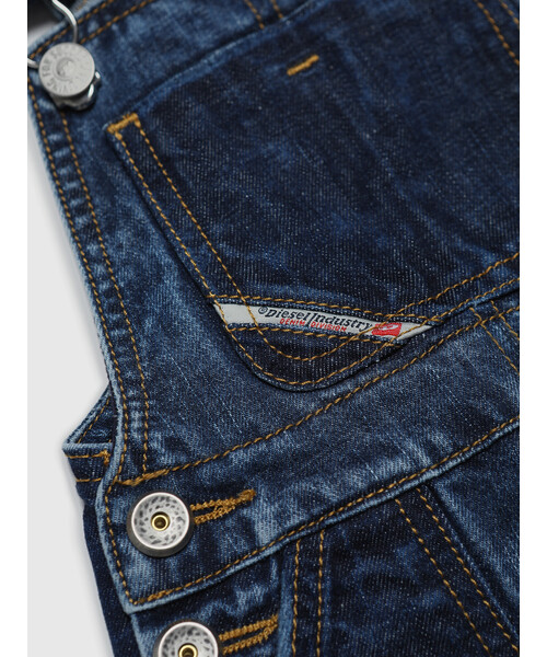 DIESEL（ディーゼル）の「DIESEL KID ベビー ユニセックス オーバーオール デニム　パッチワーク（サロペット/オーバーオール・キッズ・インディゴブルー・24M/12M）」の3枚目の写真