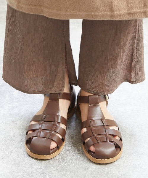 menue（メヌエ）の「レディース グルカフラットサンダル（サンダル・レディース・ブラック/アイボリー/ブラウン/グリーン/グレイッシュベージュ・3L/M/L/S/LL/XS）」の17枚目の写真