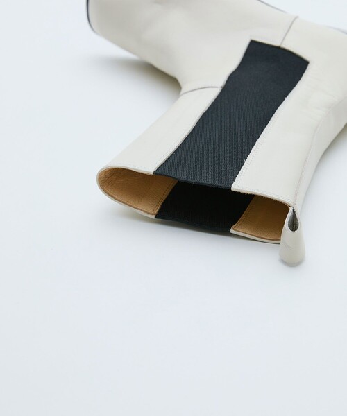 UNITED TOKYO(ユナイテッドトウキョウ)の「スクエアサイドゴアブーツ(ブーツ・レディース・ブラック/オフホワイト・1/2)」の8枚目の写真