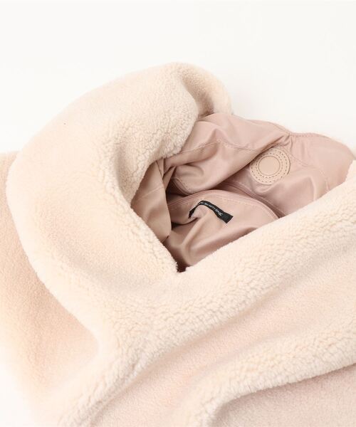 NATURAL BEAUTY BASIC（ナチュラルビューティーベーシック）の「テディフェイクファーワンショルダー（ショルダーバッグ・レディース・オフホワイト/ベージュ系その他2・ﾌﾘ-）」の6枚目の写真