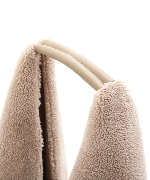 NATURAL BEAUTY BASIC（ナチュラルビューティーベーシック）の「テディフェイクファーワンショルダー（ショルダーバッグ・レディース・オフホワイト/ベージュ系その他2・ﾌﾘ-）」の12枚目の写真